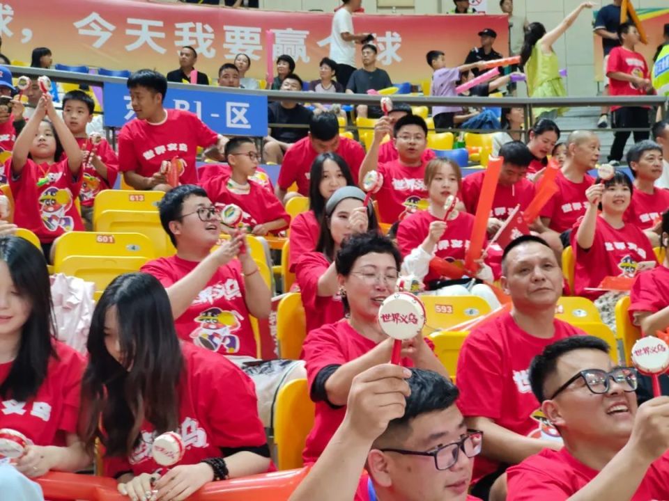 沸腾!球迷聚集为偶像加油打Call!的简单介绍 沸腾!球迷聚集为偶像加油打Call!的简单介绍