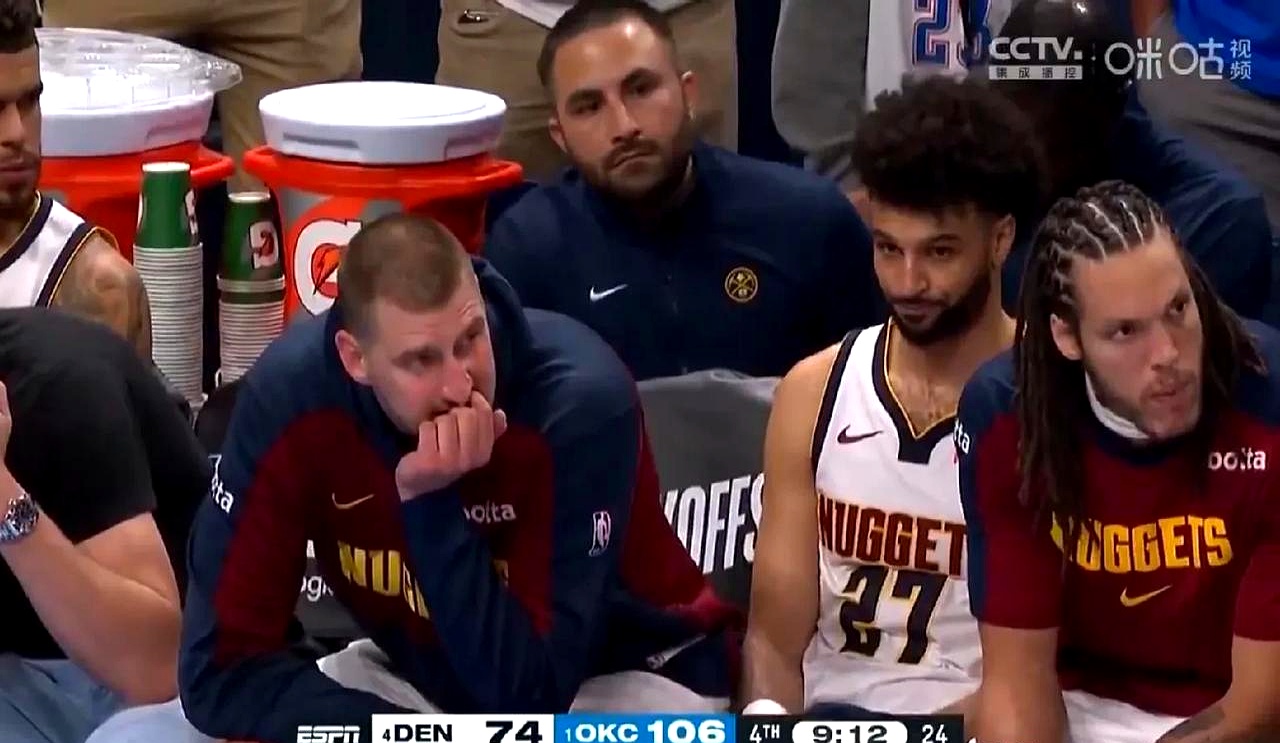 雷火电竞亚洲先驱-开拓者客场击败掘金，结束两连败