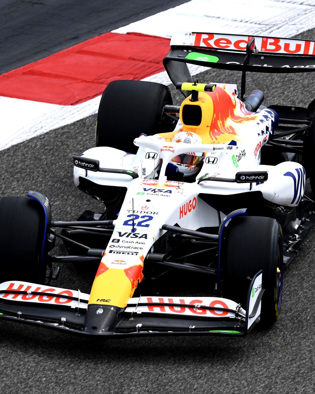 索伯车队绝杀梅赛德斯,塞恩斯统治全场 索伯车队绝杀梅赛德斯,塞恩斯统治全场